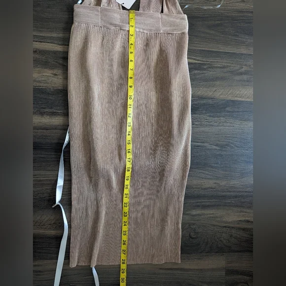 NWT House of CB plisse Isolde dress - Picture 10 of 11